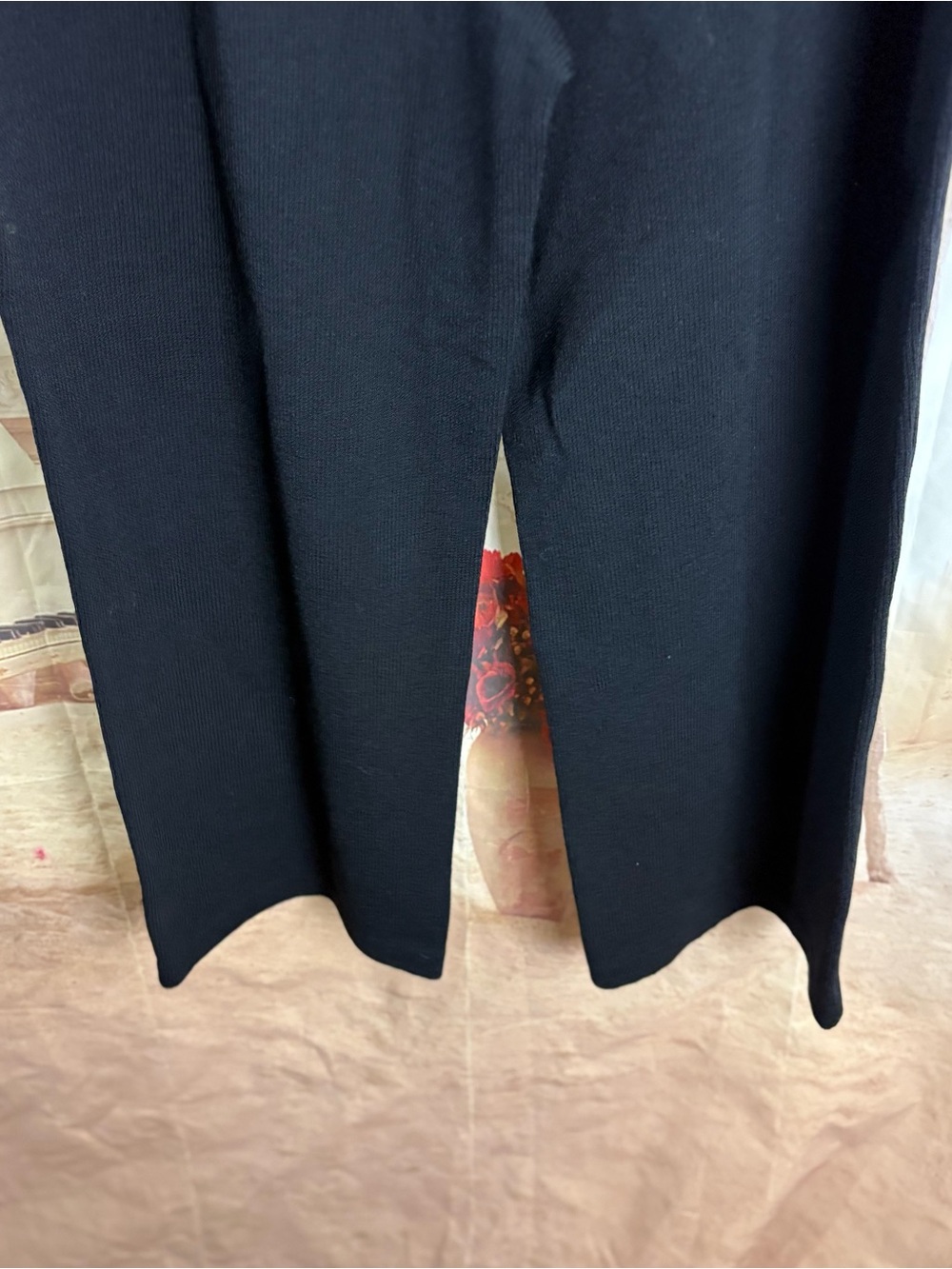 St. John Black Wide-Leg Ribbed Knit Pants - Picture 7 of 9